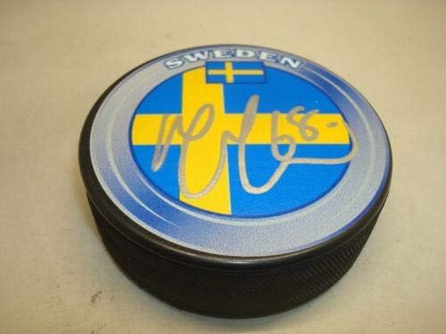 Melker Karlsson İmzalı Team Sweden Hokey Diski İmzalı 1B-İmzalı NHL Diskleri
